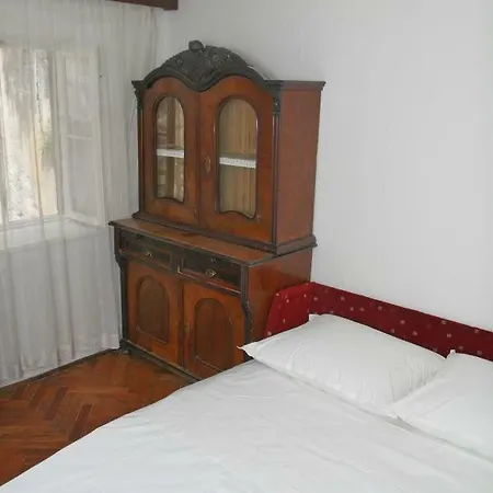 Apartment Ispod Ure