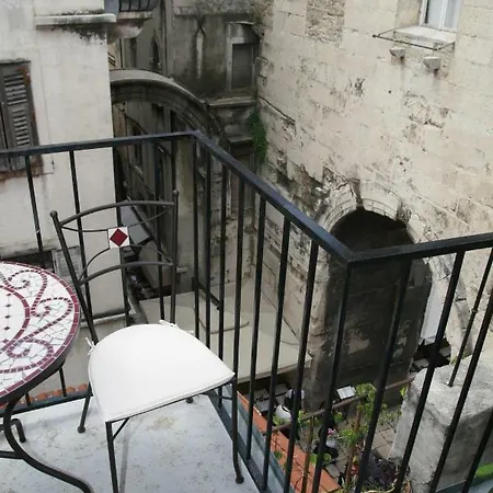 Apartament Ispod Ure *